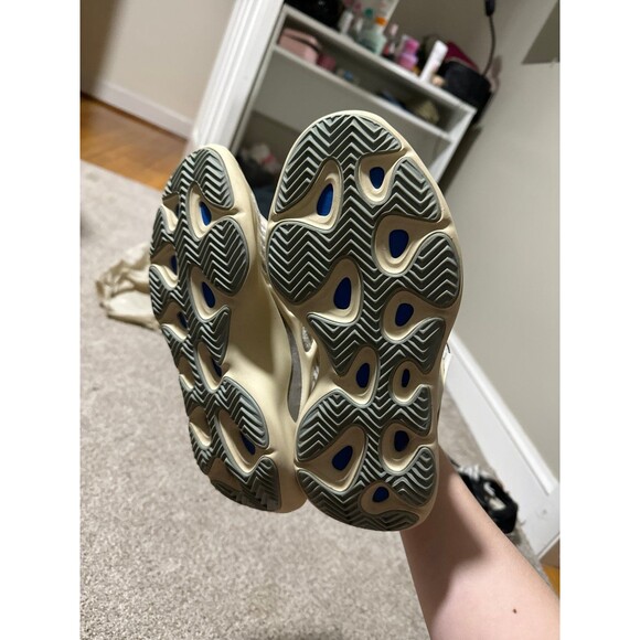 Yeezy 700 V3 “Azael” 6 - Picture 4 of 6